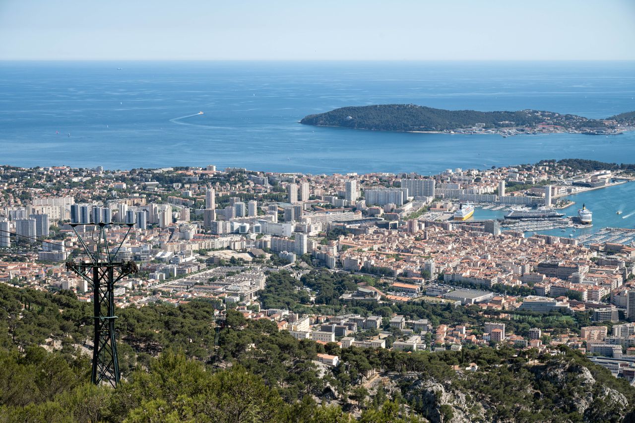 trouvez les coordonnées des entreprises de Toulon sur http://annuaire.varwebinfos.com/toulon/